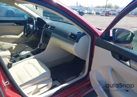 2015 Volkswagen Passat 1.8T Limited Edition из США, поврежденный, VIN 1VWAT7A32FC082525